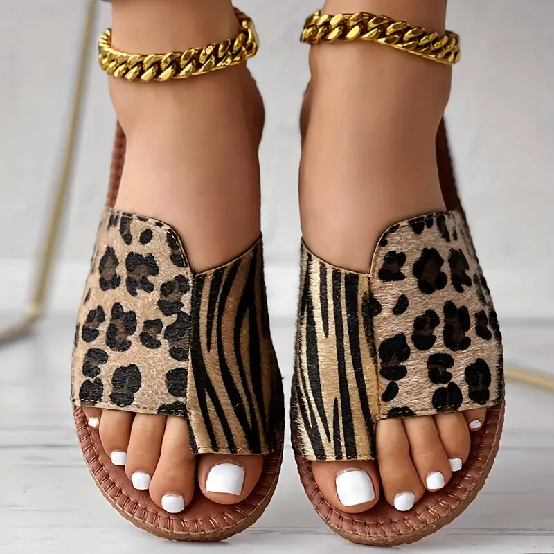 Comfortable Leopard Print Slippers for Everyday Wear – Breathable, Open Design with Secure Fit and Textured Sole 2