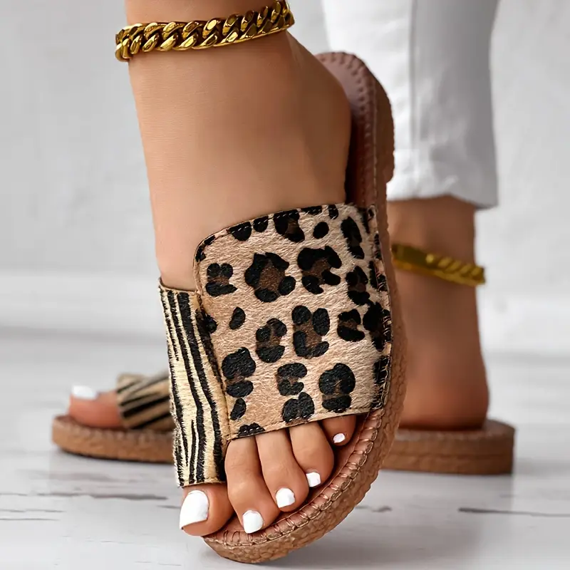 Comfortable Leopard Print Slippers for Everyday Wear – Breathable, Open Design with Secure Fit and Textured Sole 4