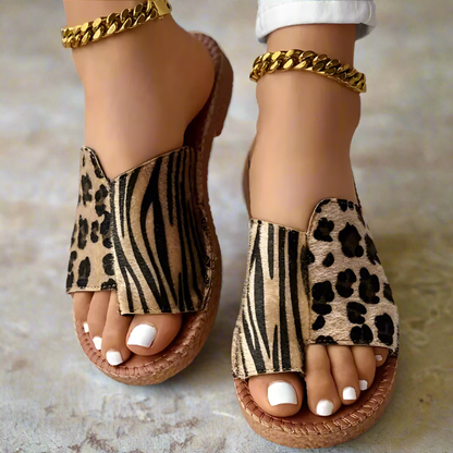 Comfortable Leopard Print Slippers for Everyday Wear – Breathable, Open Design with Secure Fit and Textured Sole 1