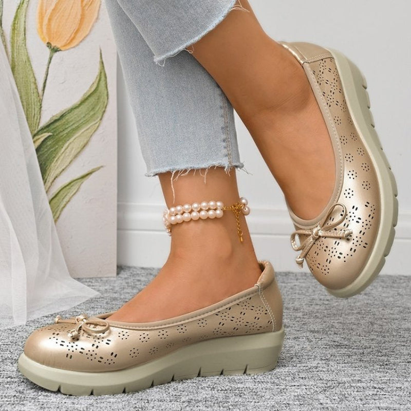 Bequeme Damen Ballerinas Gold Lochmuster Plateausohle