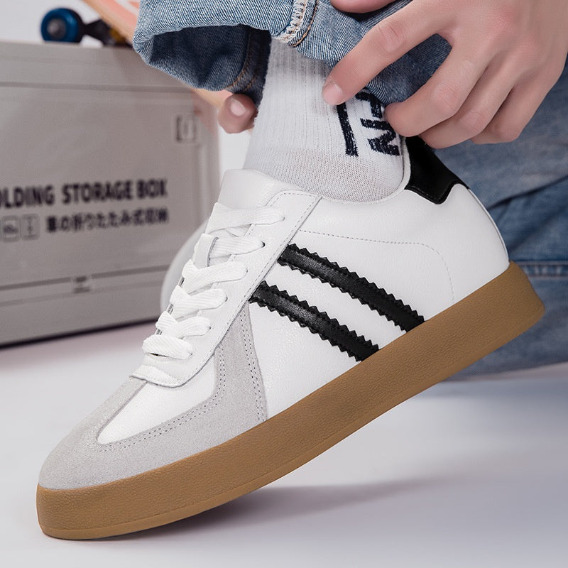 Moderne Alltagssneaker mit erhöhter Innensohle für mehr Halt