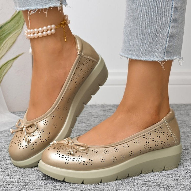 Bequeme Damen Ballerinas Gold Lochmuster Plateausohle