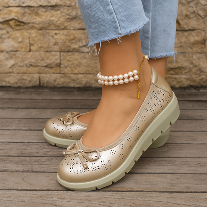 Bequeme Damen Ballerinas Gold Lochmuster Plateausohle