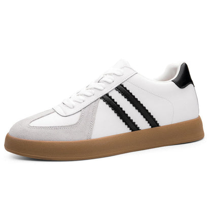 Moderne Alltagssneaker mit erhöhter Innensohle für mehr Halt