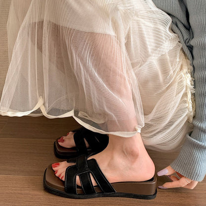 Elegante Damen Pantoletten mit Retro Charme und Keilsohle