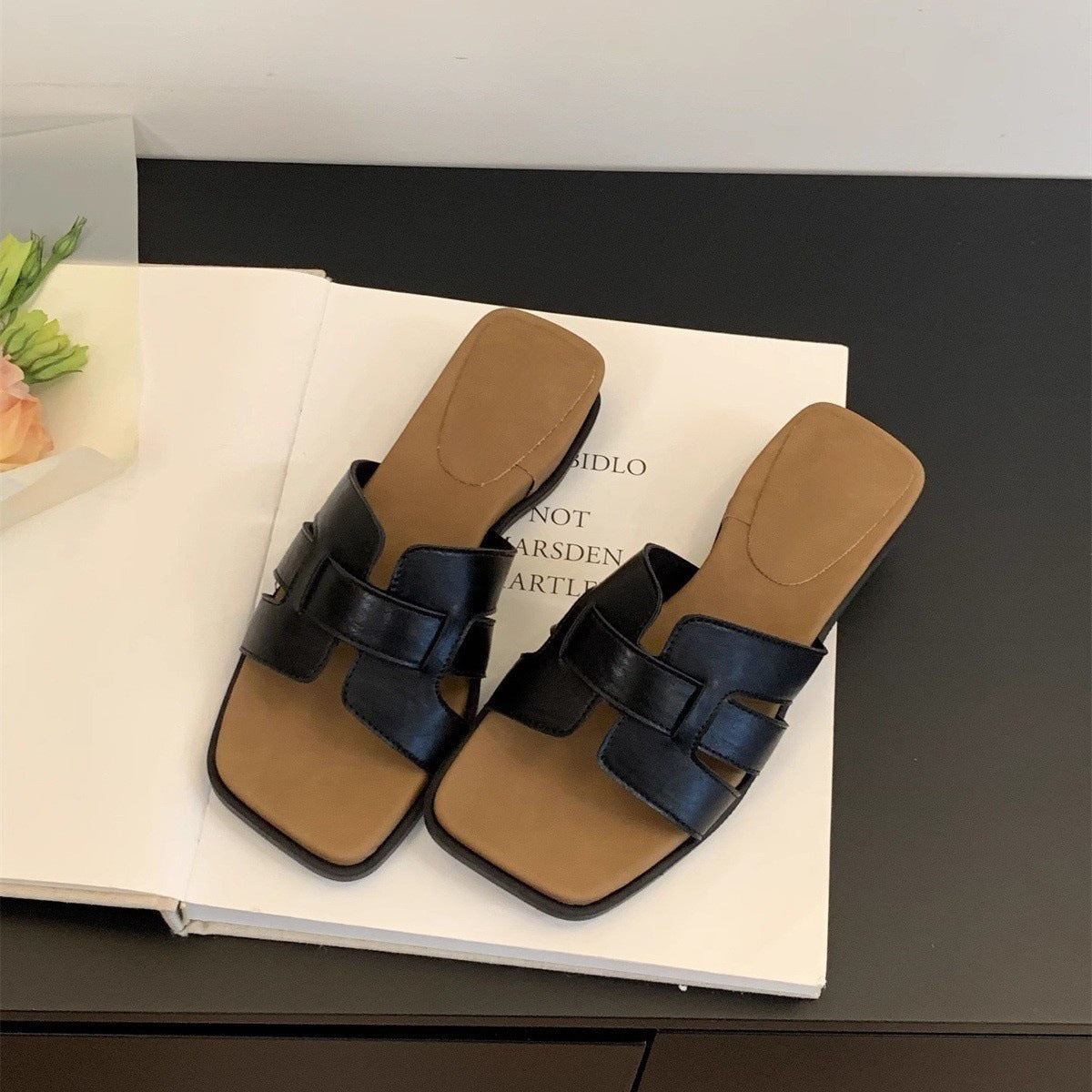 Damen Sandalen mit eckiger Spitze im French Chic Stil