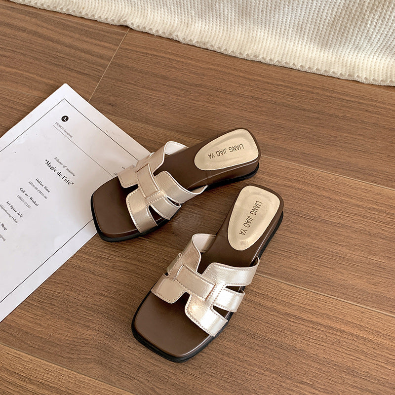 Elegante Damen Pantoletten mit Retro Charme und Keilsohle