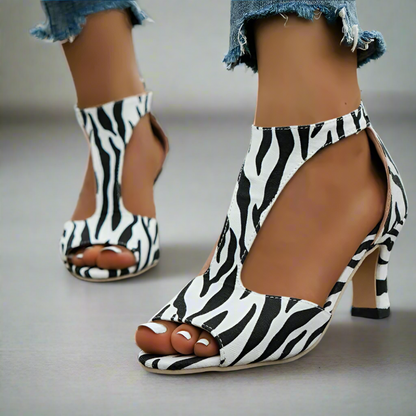 Bequeme Orthopädische Kitten Heels Schwarz Damen Modell